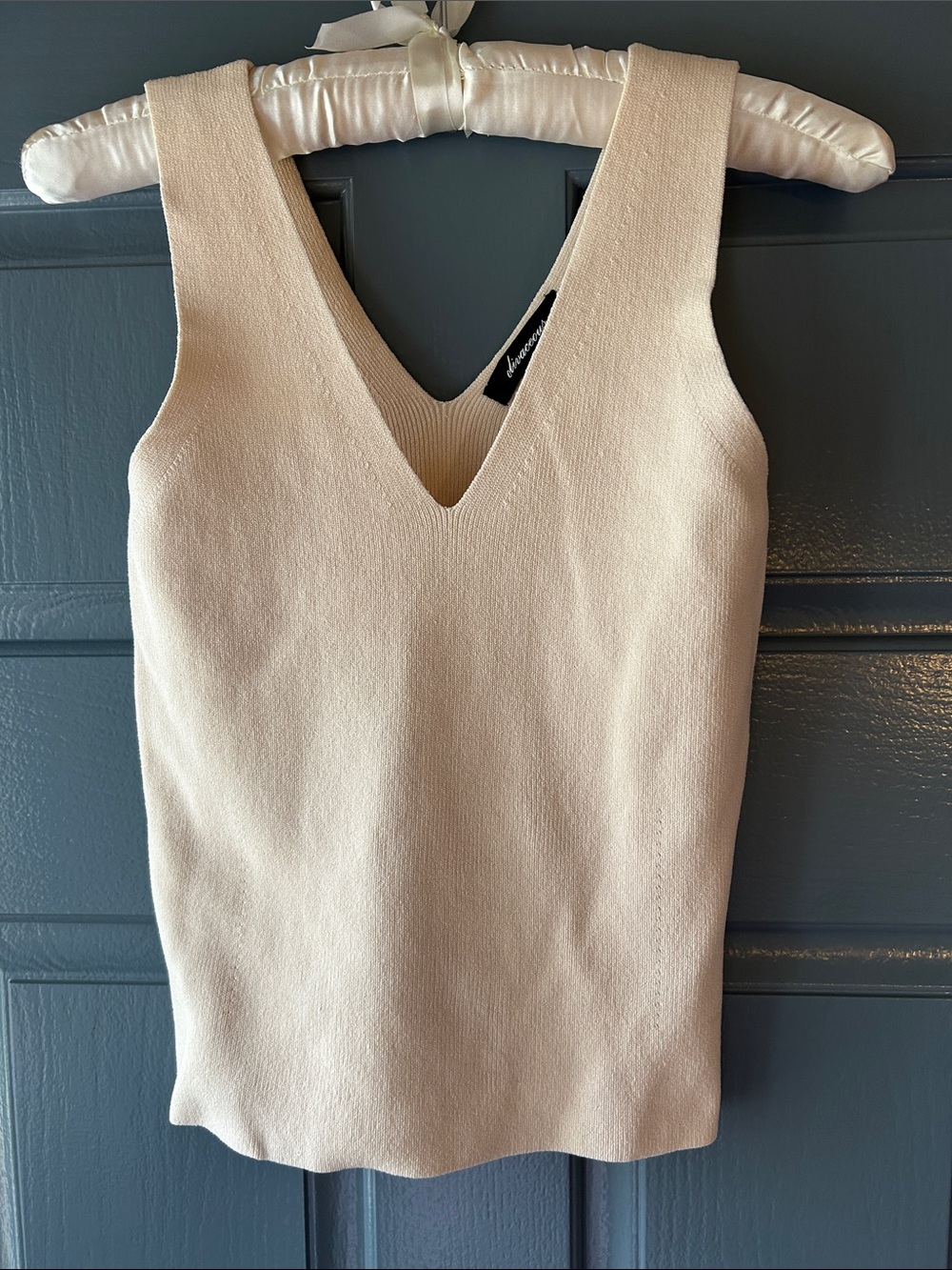 Sleeveless V-Neck Knit Tank Top - Cream